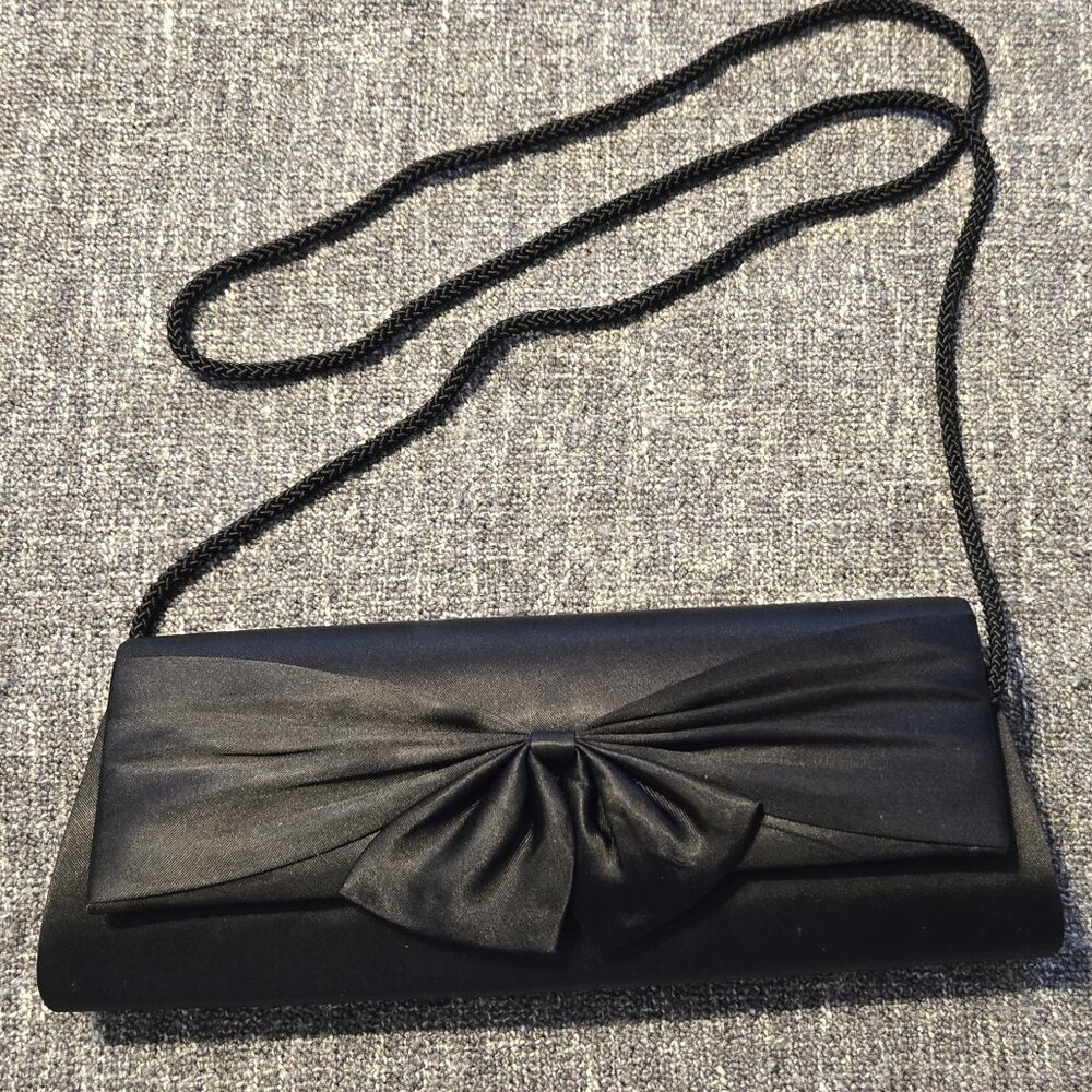 LE REGALE SATIN CLUTCH